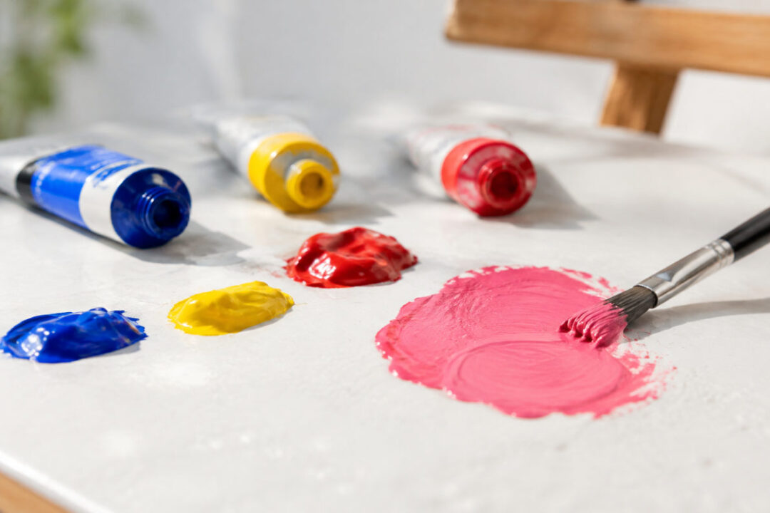 Palette montrant comment faire du rose avec les couleurs primaires et du blanc